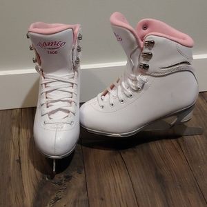 Figure skates girls size 3